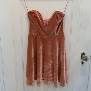 Tobi dusty pink velvet sweetheart mini dress